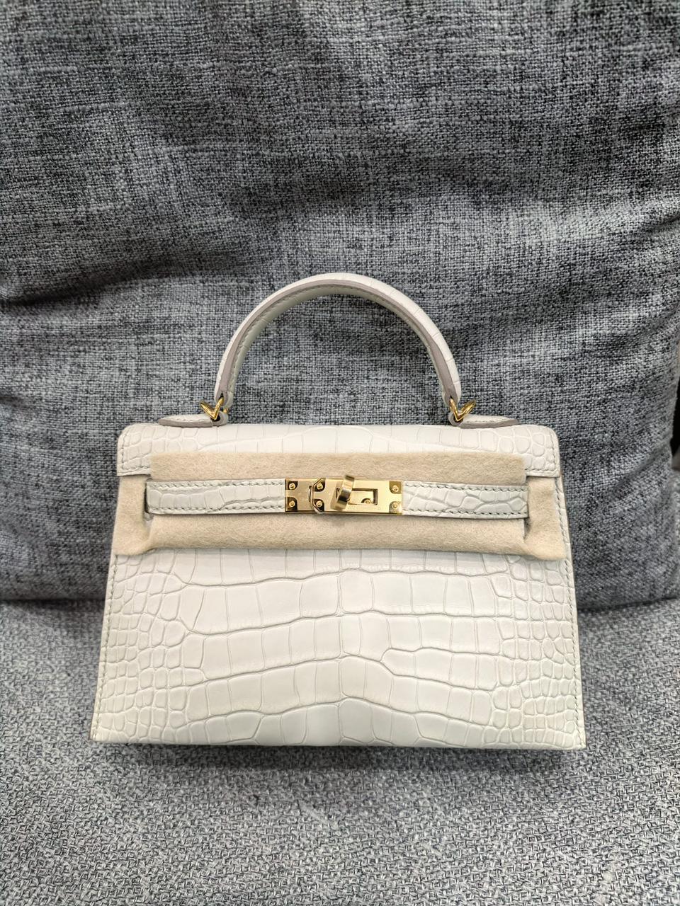 Hermes Mini Kelly 20 Beton Matte Alligator Gold hardware