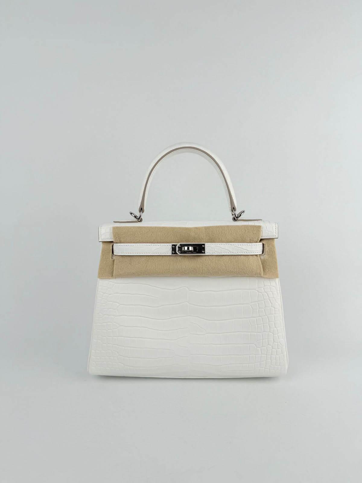 Hermes Kelly 25 Creme Chantilly Matte Porosus Palladium hardware