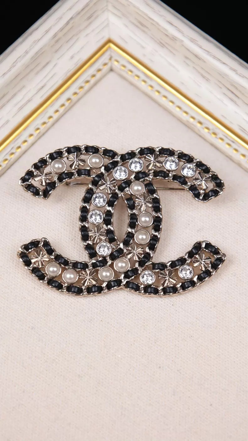 Chanel 20B Pearl Chain Brooch