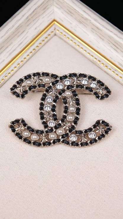 Chanel 20B Pearl Chain Brooch
