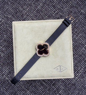 Van Cleef Arpels Alhambra watch medium model yellow gold diamond onyx