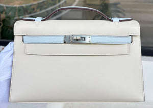 Hermes Kelly pochette Craie / Bleu Brume Swift Palladium hardware