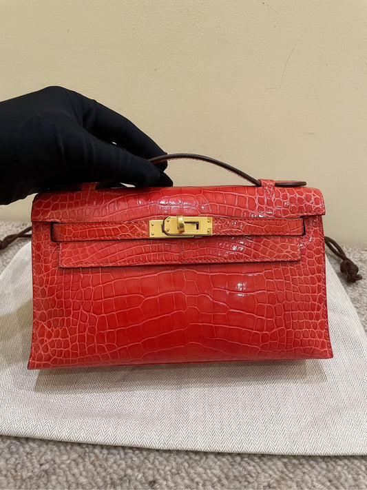 Hermes Kelly pochette Geranium Shiny Alligator Gold hardware