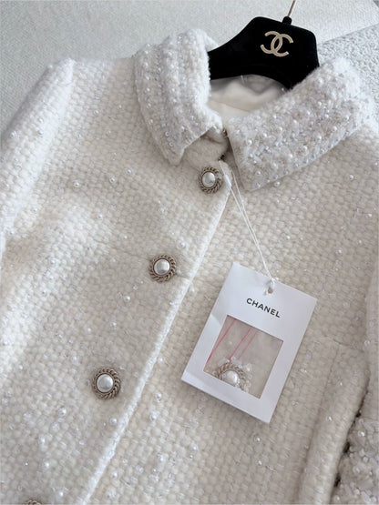Chanel 18A Off-white Tweed Jacket