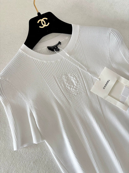 Chanel 25B White Knit Heart Short-Sleeve T-Shirt