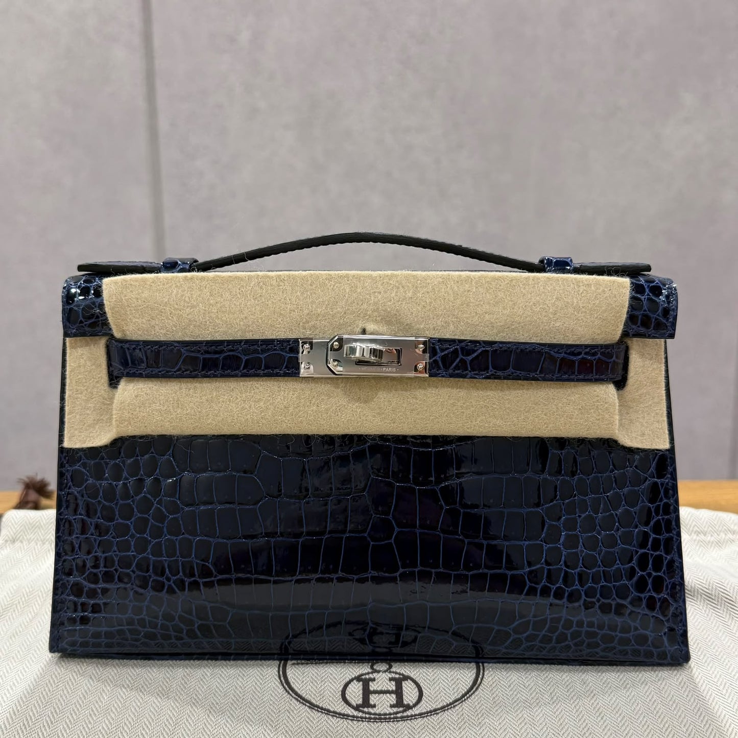 Hermes Kelly pochette Bleu Saphir Shiny Porosus Palladium hardware