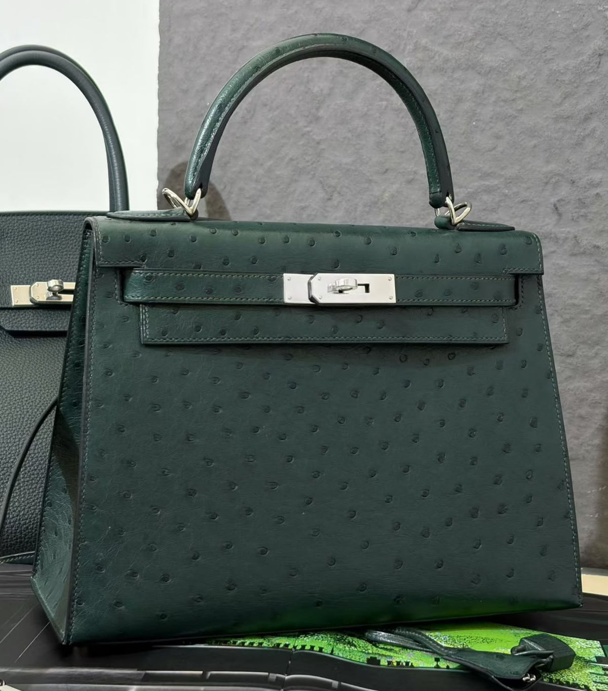Hermes Kelly 28 Vert Titien Ostrich Palladium hardware