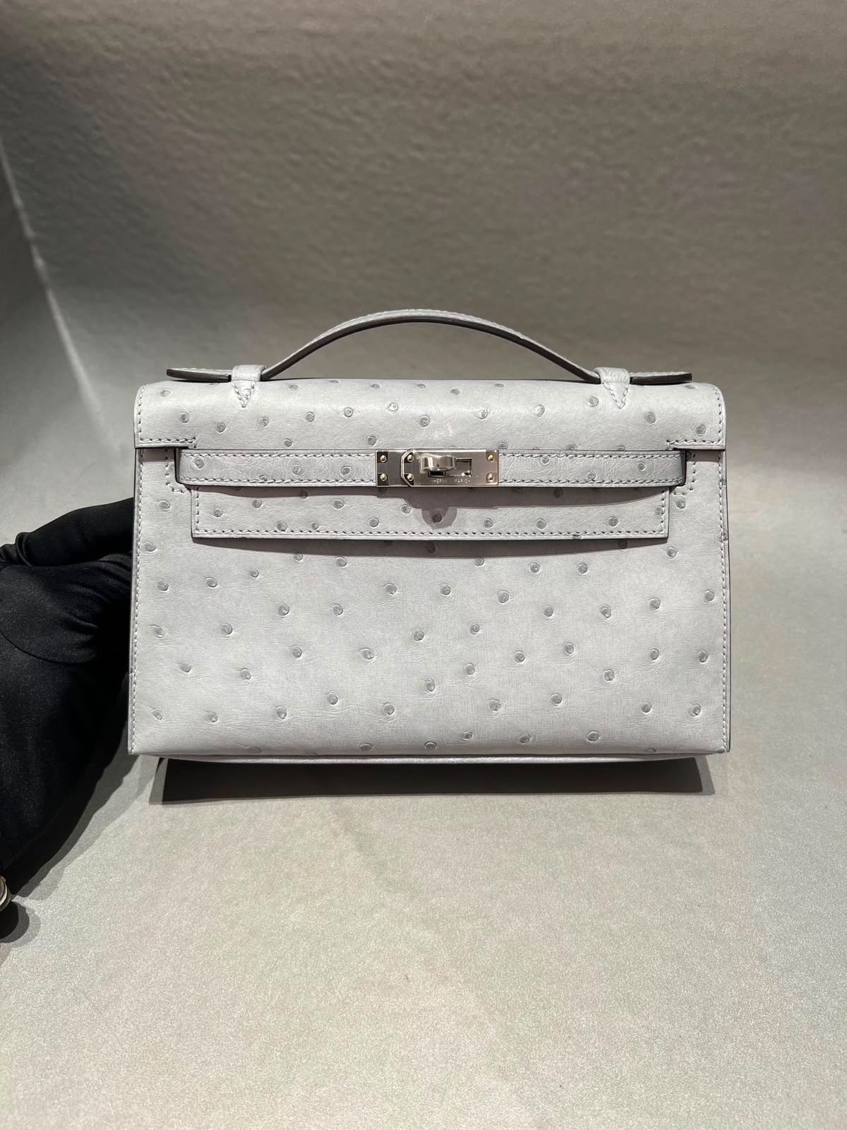 Hermes Kelly pochette Bleu Glacier Ostrich Palladium hardware