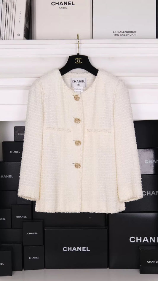 Chanel 10 Off-white tweed jacket