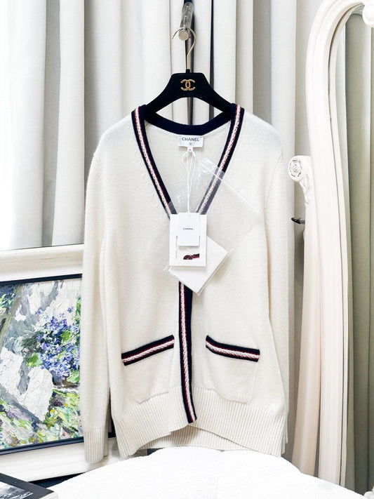 Chanel 26P white cashmere cardigan
