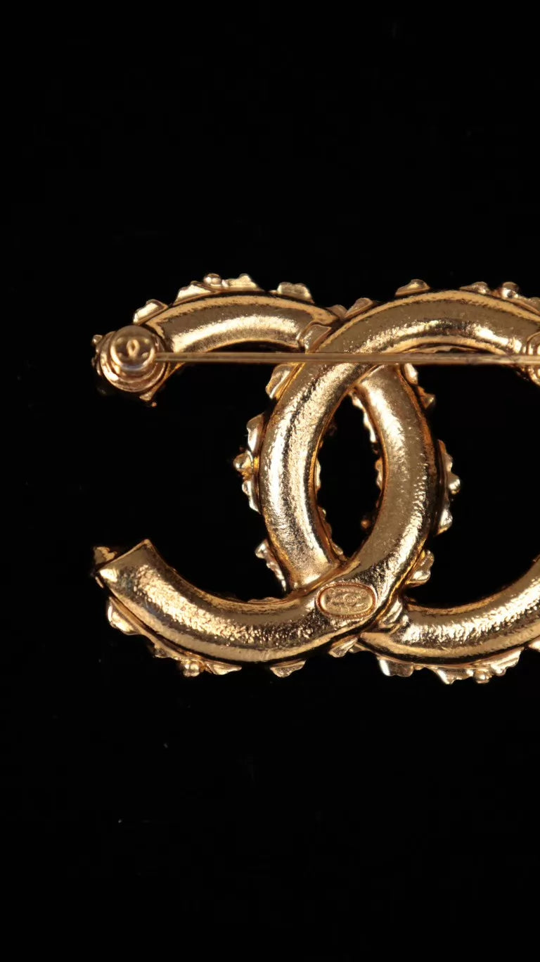 Chanel 23C Gold Shell Colored Rhinestone CC Brooch