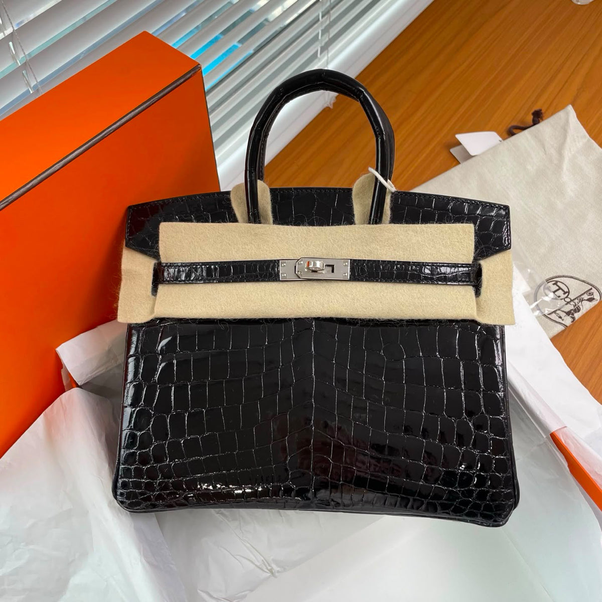 Hermes Birkin 25 Black Shiny Niloticus Palladium hardware
