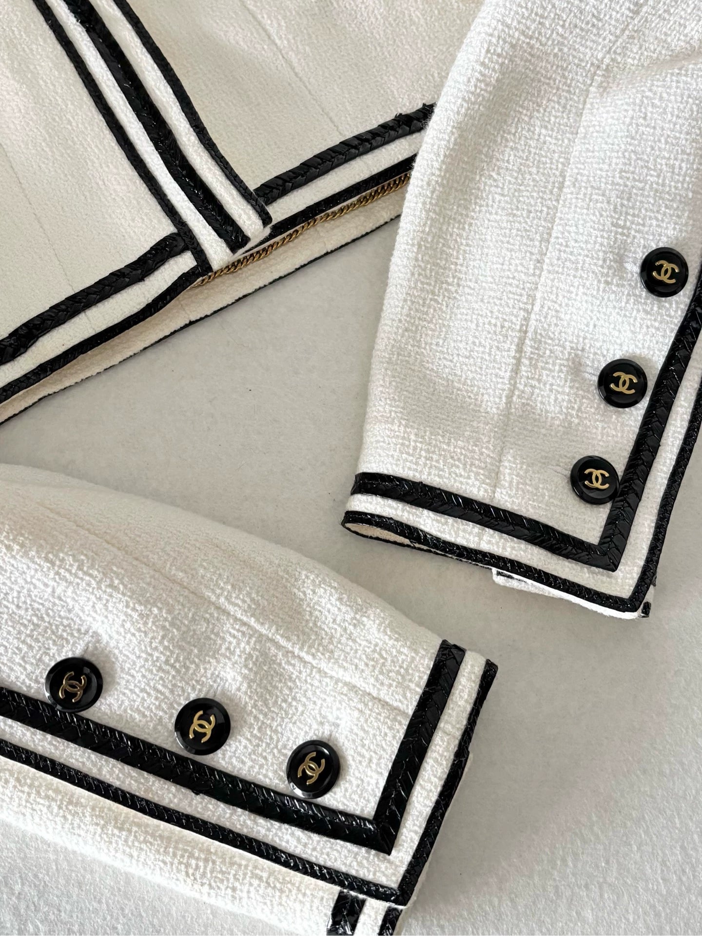 Chanel 95P White Short Jacket Skirt