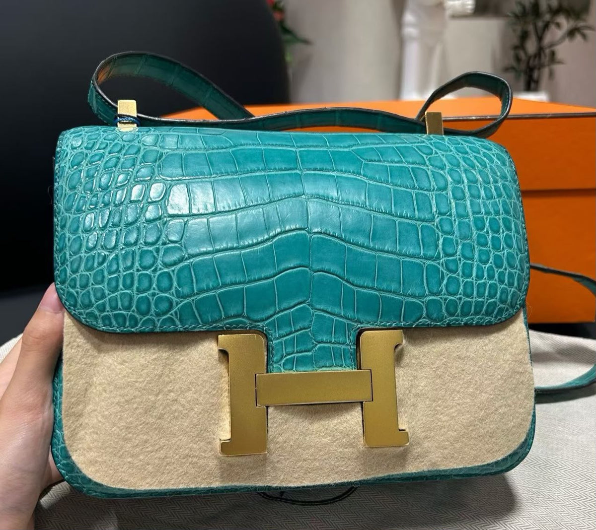 Hermes Constance 18 Paon Matte Alligator Gold hardware