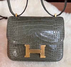 Hermes Constance 18 Gris Ciment shiny alligator gold hardware
