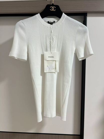 Chanel 25B white knit t-shirt