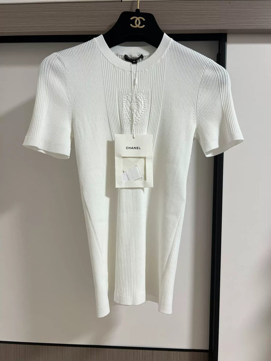Chanel 25B white knit t-shirt