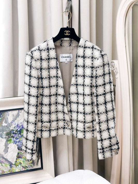 Chanel 19K white plaid tweed jacket