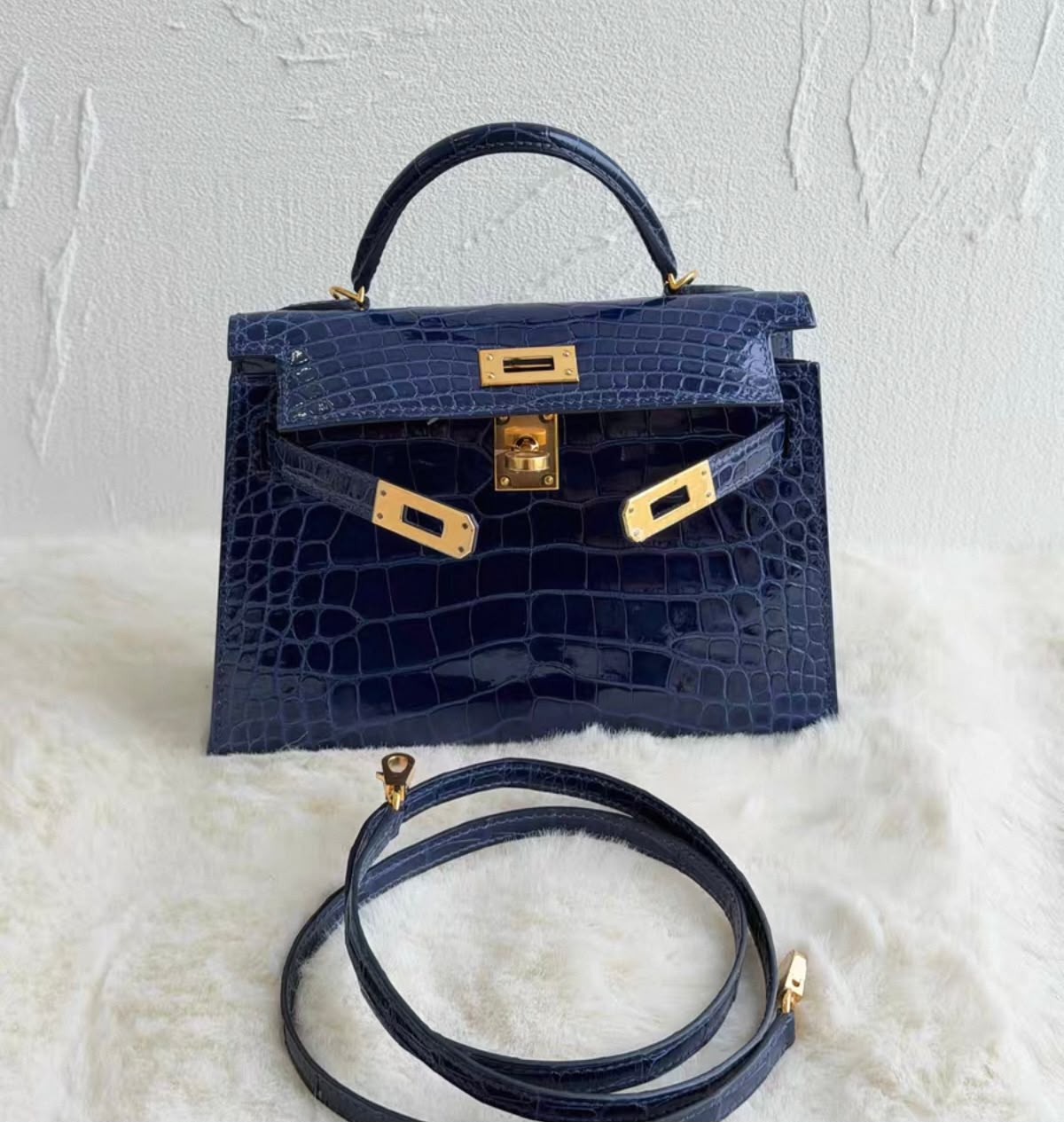 Hermes Mini Kelly 20 Bleu Saphir Shiny Alligator Gold hardware