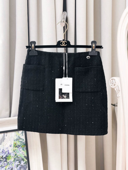 Chanel 25K black jacket/skirt