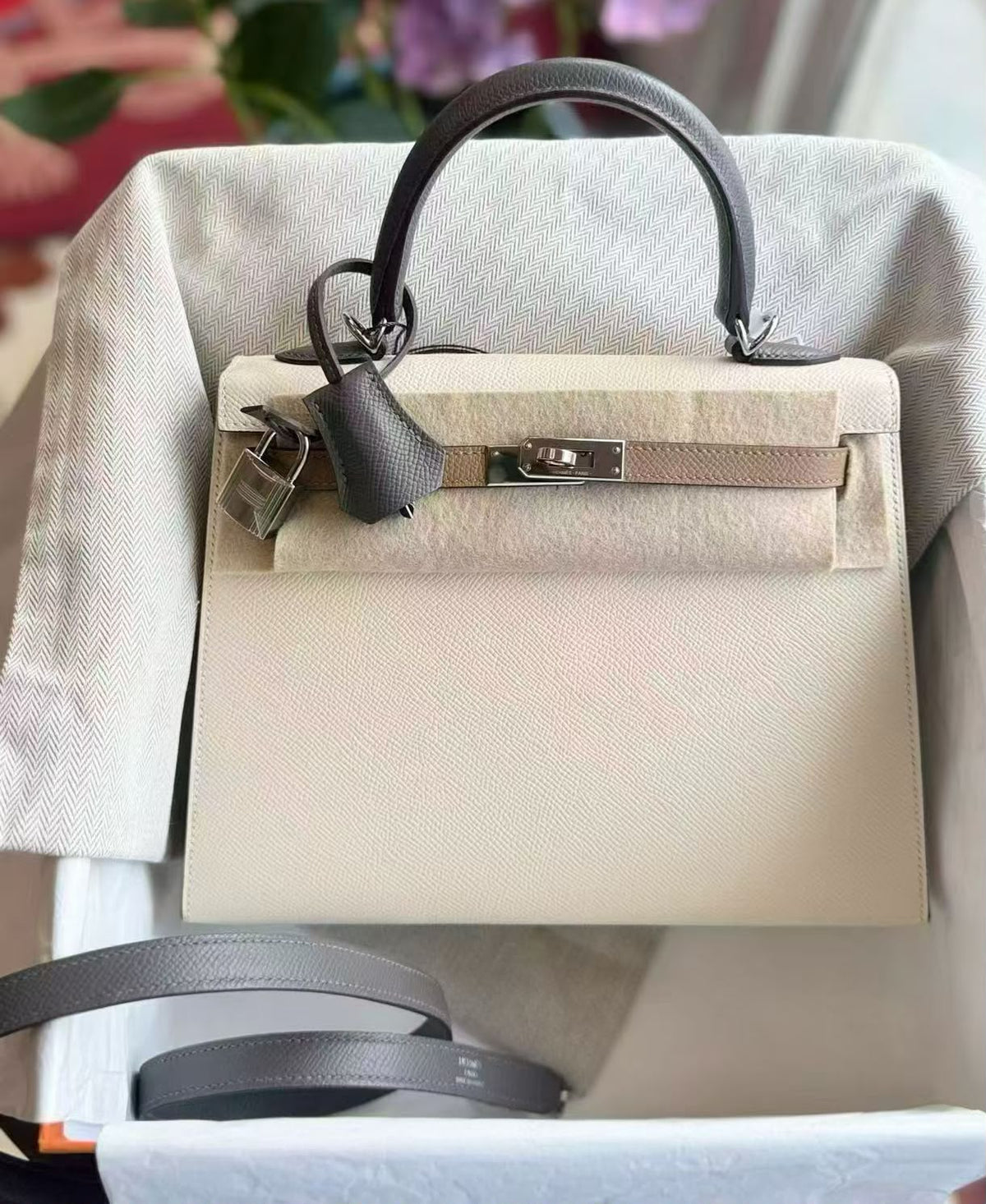 Hermes Kelly 25 Tricolor Nata / Chai / Gris Meyer Epsom palladium hardware