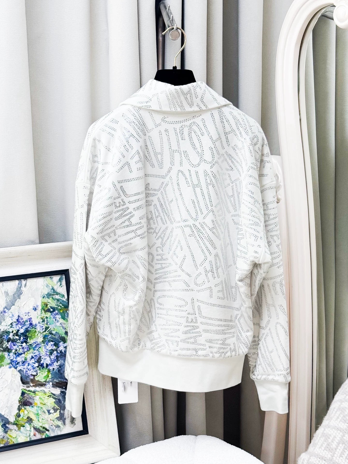 Chanel 21N white pullover sweatshirt