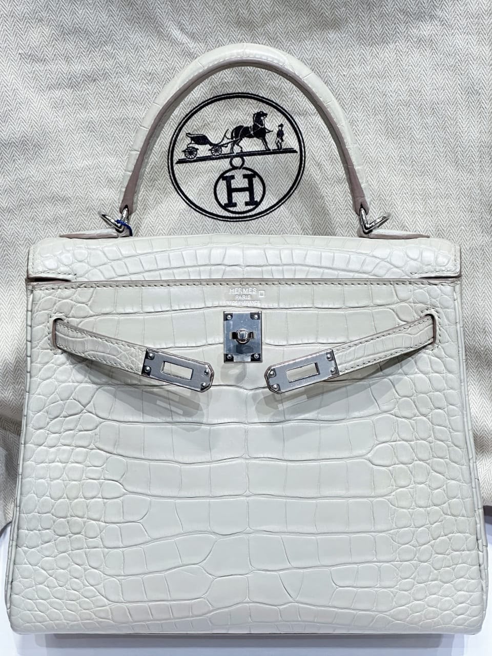 Hermes Kelly 28 Beton Matte Alligator Palladium hardware