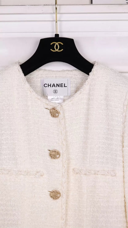 Chanel 10 Off-white crew neck jacket