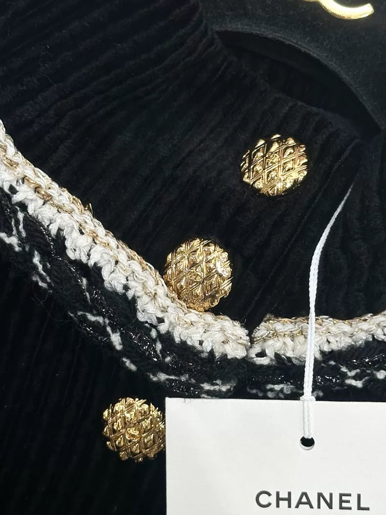 Chanel 25k black corduroy jacket