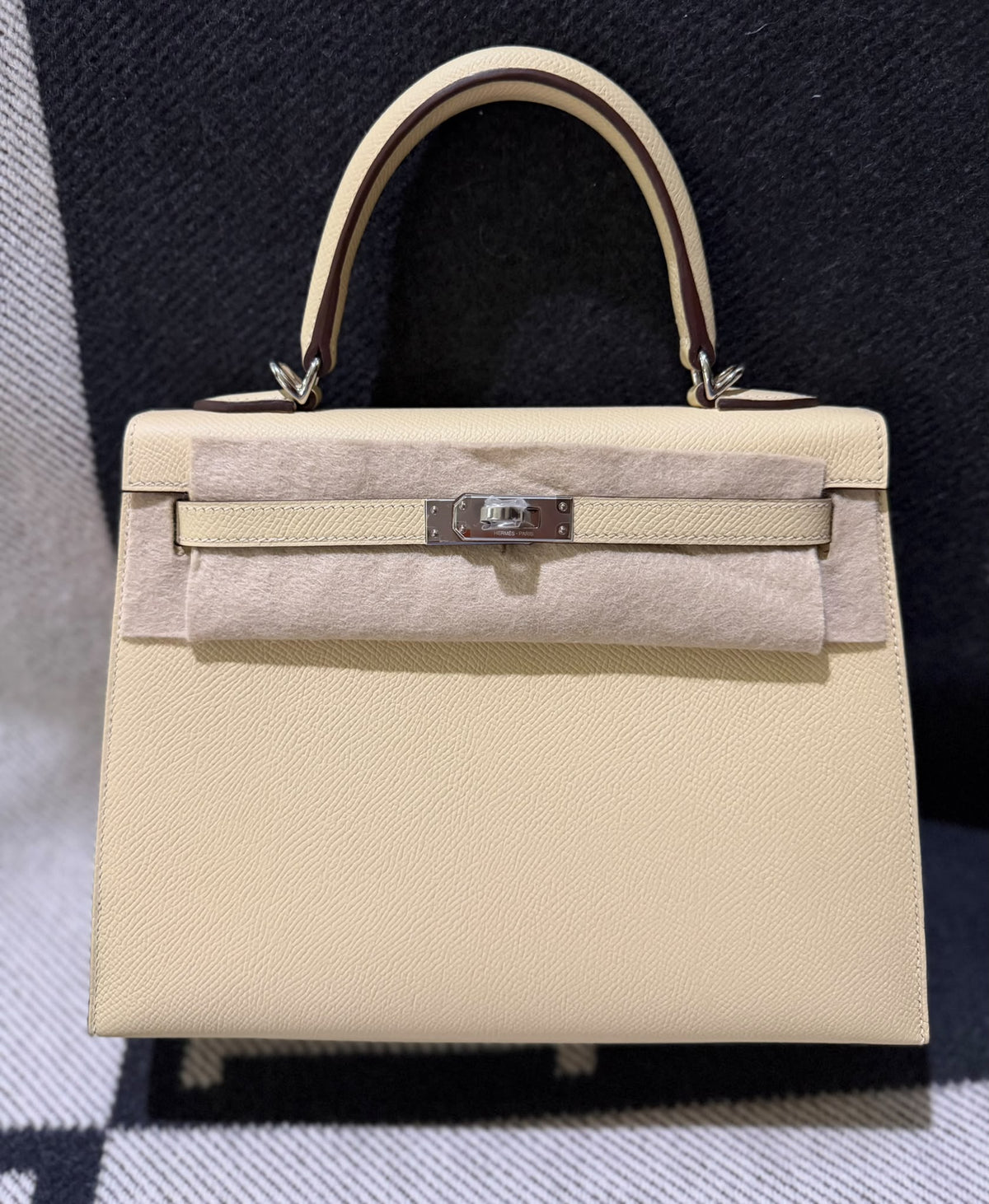 Hermes Kelly 25 Vanilla in Epsom palladium hardware