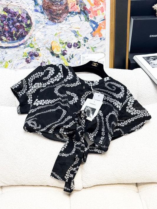 Chanel 25M black floral top
