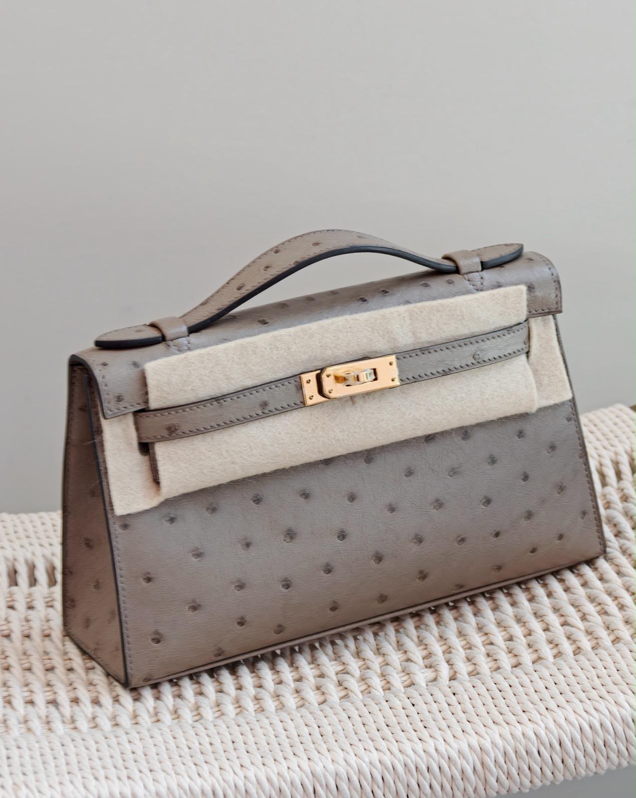 Hermes Kelly pochette Gris Asphalt Ostrich Gold hardware