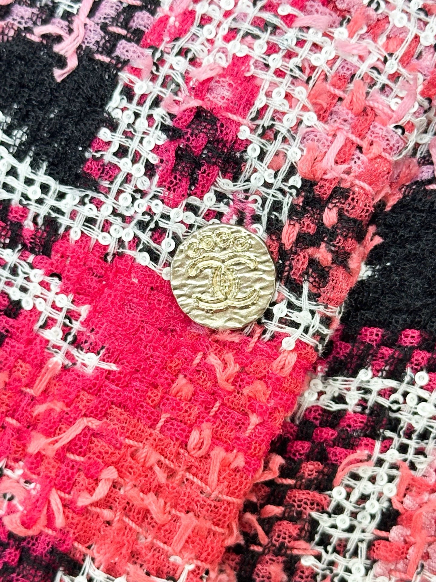 Chanel 22M pink tweed jacket