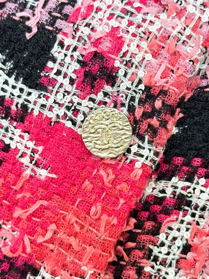 Chanel 22M pink tweed jacket