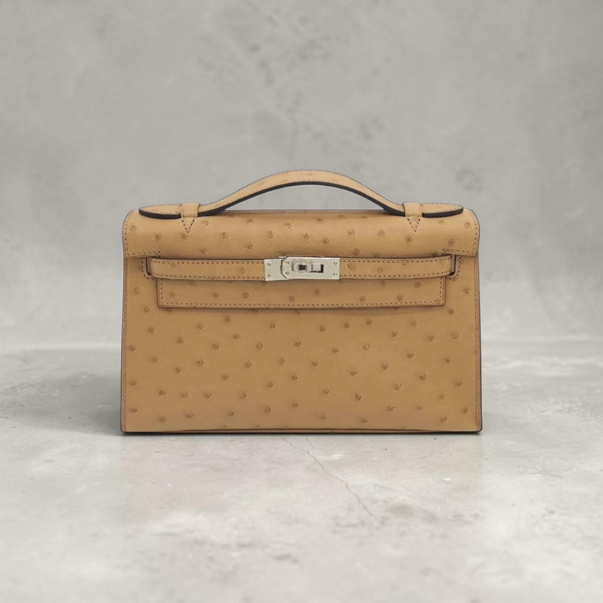HERMÈS Kelly Pochette Chai Ostrich Leather palladium Hardware