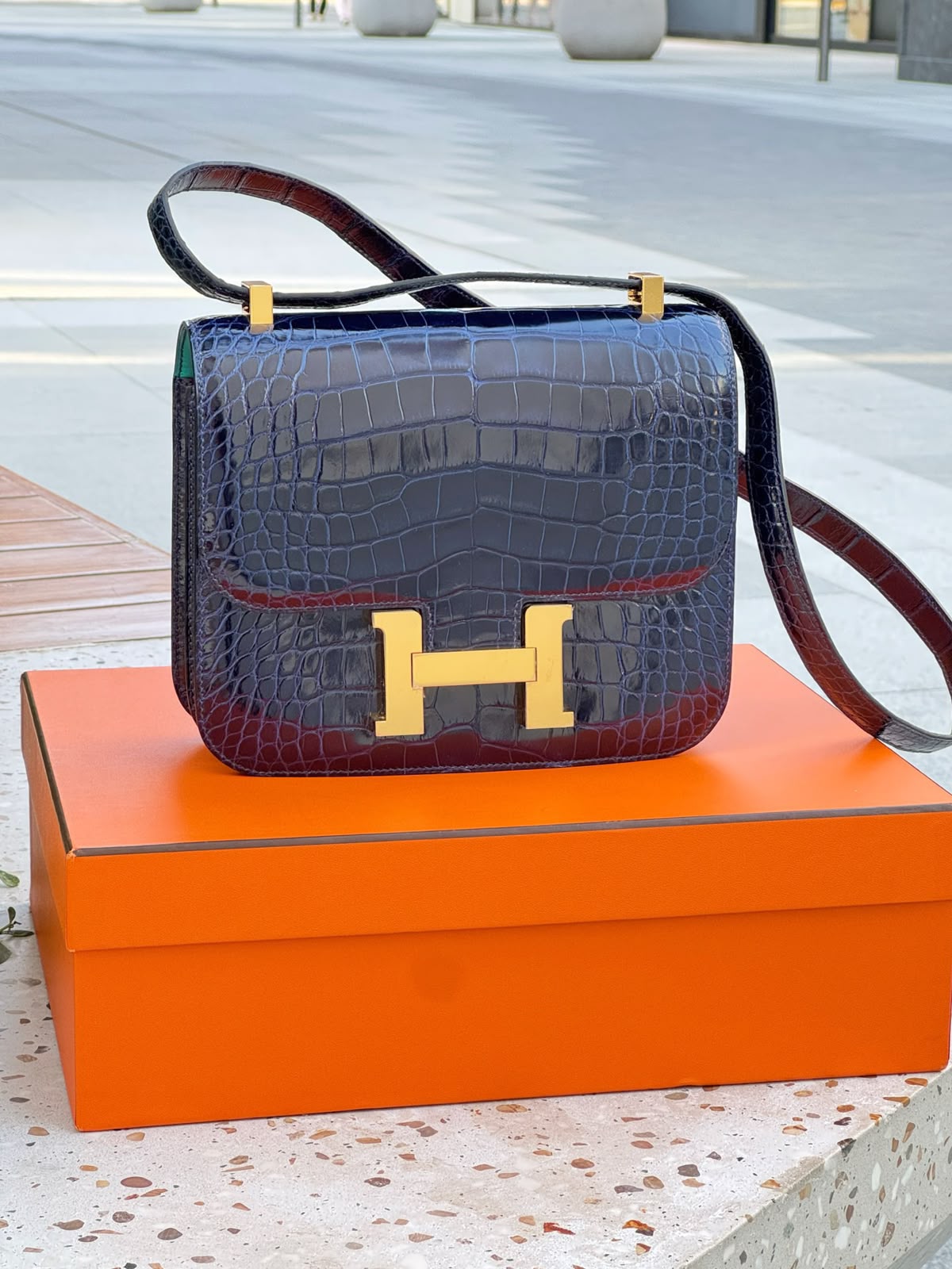 Hermes Constance 24 Bleu Saphir Shiny Alligator Gold hardware
