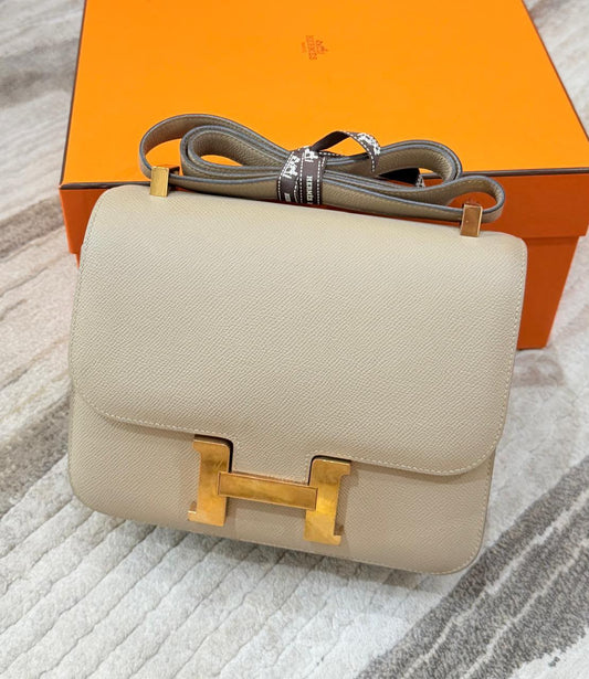 Hermes Constance 24 Verso Trench / Sable Epsom Gold hardware