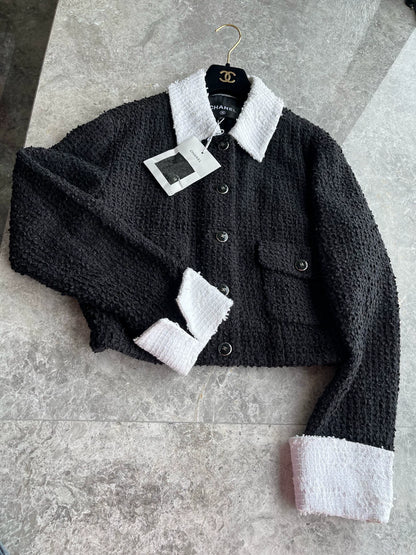 Chanel 25p black tweed jacket