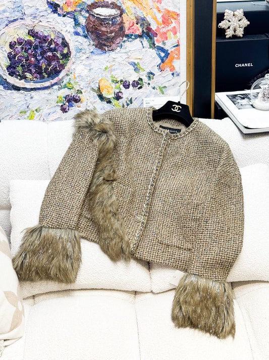 Chanel 21 champagne gold and silver tweed jacket