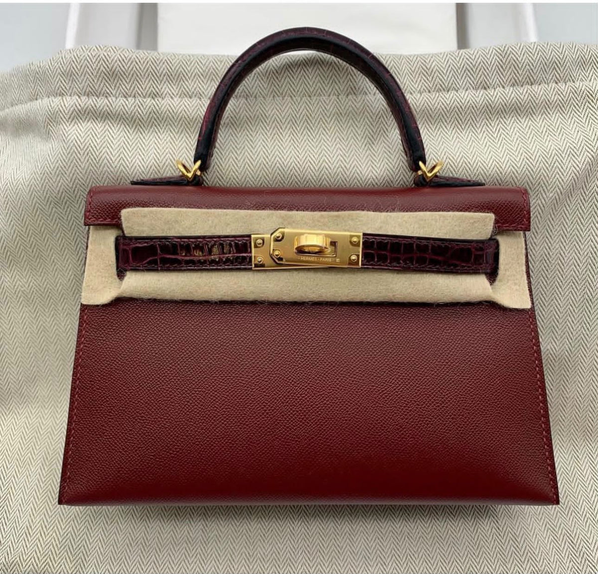 Hermes Mini Kelly 20 Touch Rouge H Madame / Shiny Alligator Gold hardware