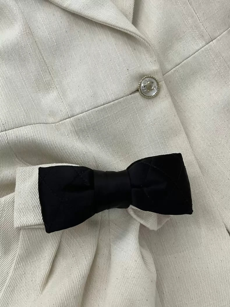 Chanel 21 Beige Bow-Tie Mid-Length Blazer