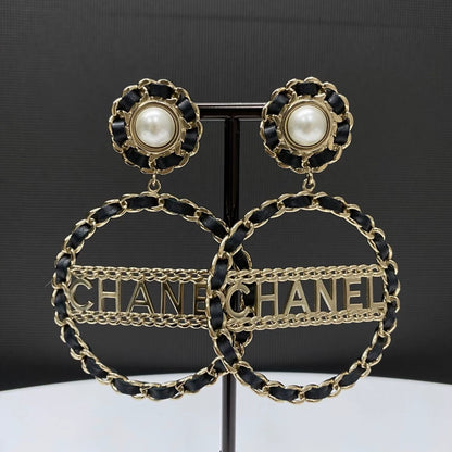 CHANEL 18B round chain pearl earring