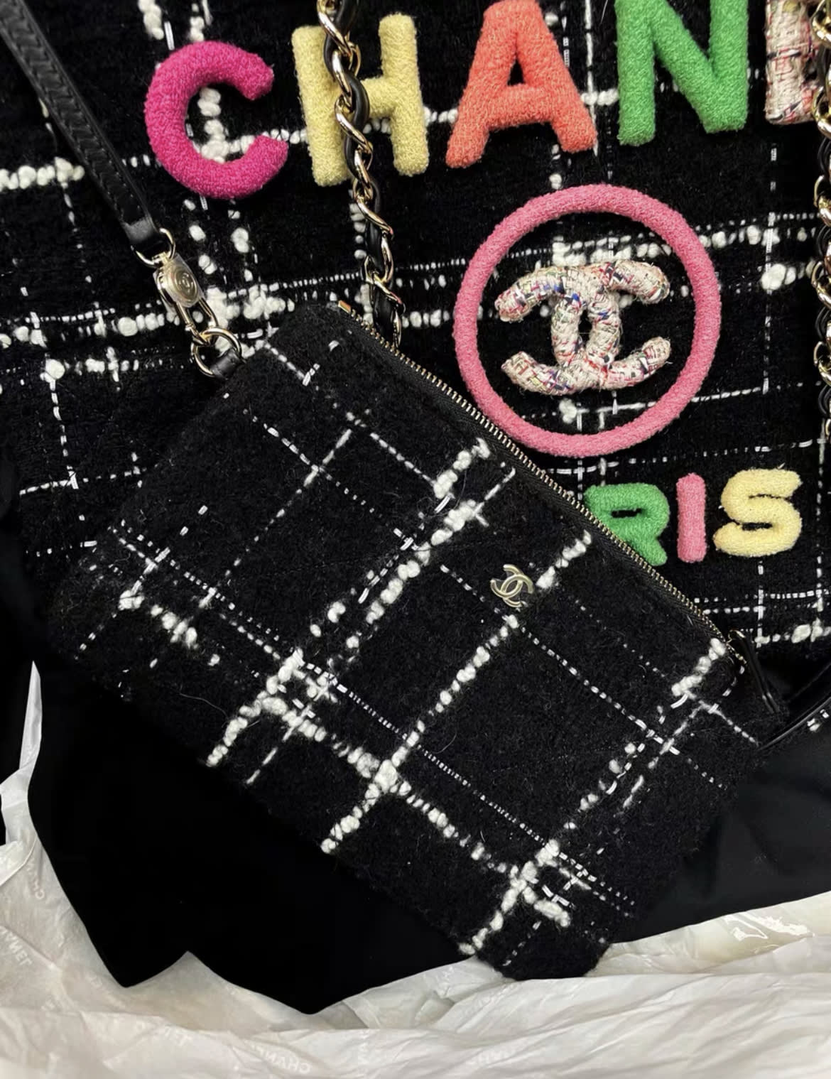 Chanel 22AW  black and white plaid with colorful letters woolen beach bag