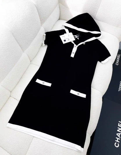 CHANEL Chanel 24C black and white knitted hoodie dress - 36 Dress - Used fashion item from Wararni