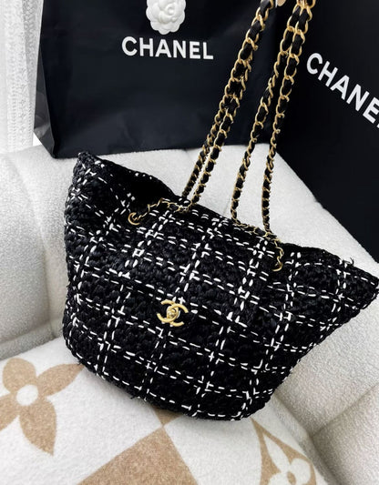 CHANEL Chanel 23S raffia black and white woven tote bag - Brand new Tote Bag - Used fashion item from Wararni