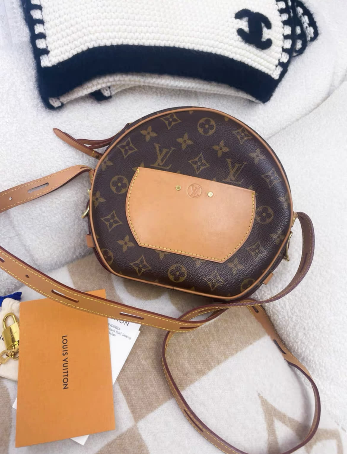 Louis Vuitton BOITE CHAPEAU SOUPLE  Crossbody MM Monogram