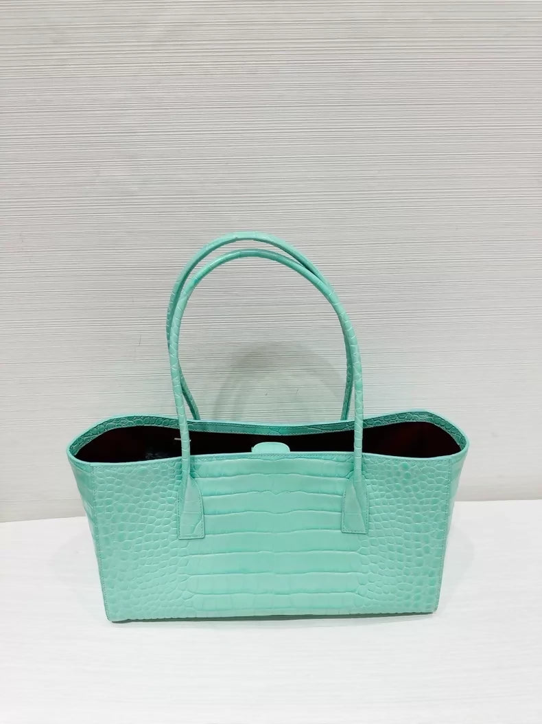 Chanel 26S mint green crocodile-embossed calf leather CEF tote bag