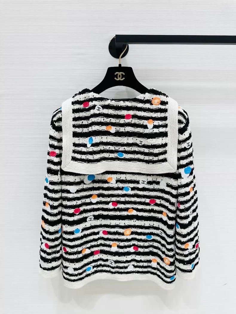 Chanel black and white striped polka dot knit top with double C rhinestone buttons, navy style, openwork, F34,