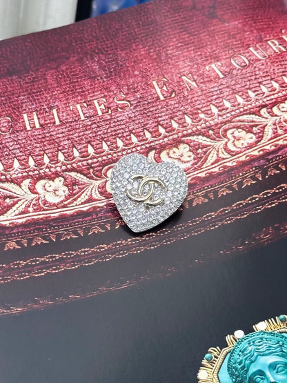 Chanel 20S double C full diamond heart brooch