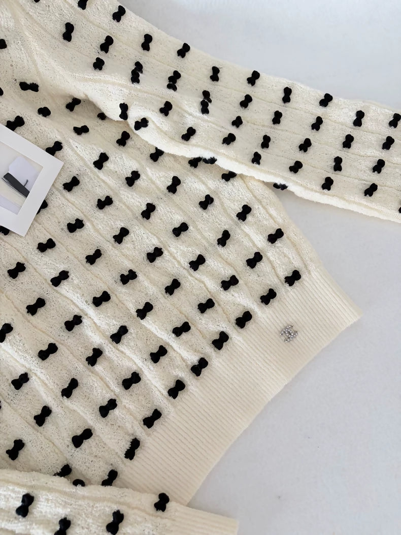 Chanel 25K bow embroidered ecru knit sweater